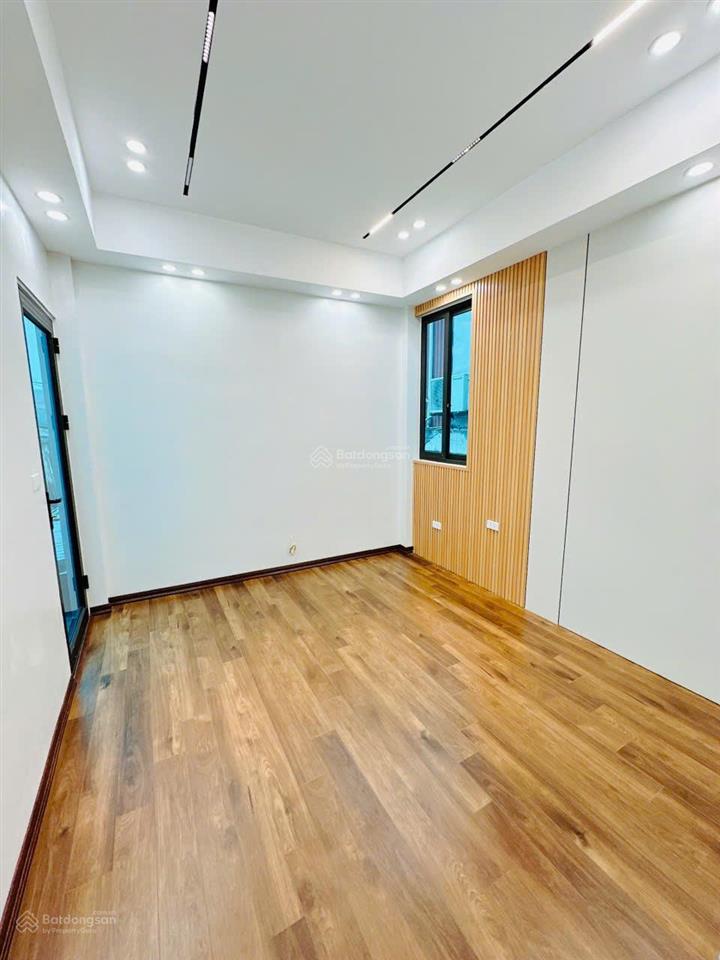 Bán nhà riêng tại 97 yên ninh, 8,9 tỷ, 31m2, view đẹp, giá ưu đãi