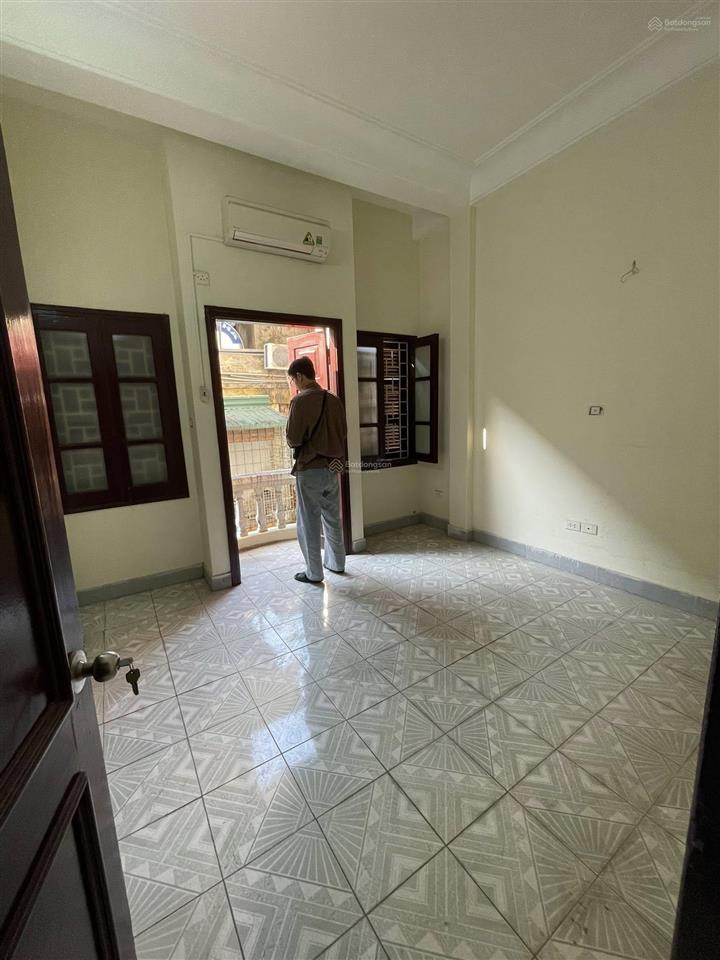 Cần bán nhà 4 tầng, 2 mặt tiền, 38m2 sát mặt phố chùa bộc