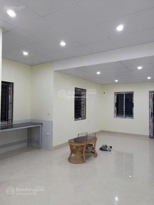 Cho thuê tt ngõ 120 hoàng quốc việt, 80m2, 3 ngủ, 2vs, đồ cơ bản, 9tr/th,  ngay