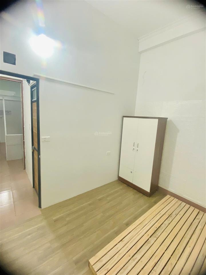Cho thuê phòng trọ ngõ 409 kim mã, 10m2, giá rẻ 1tr7, 2tr2, ở ngay, đủ giường, điều hoà,  ngay