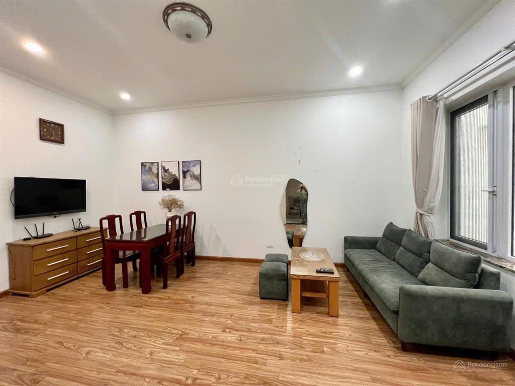 Chính chủ cho thuê căn hộ dịch vụ 135 đội cấn, 70m2, 1 ngủ, đủ đồ, giá 9,9tr/th, vào ở ngay