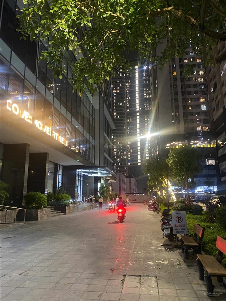 Cho thuê căn hộ no1t1 ngoại giao đoàn, 95m2, 3 ngủ, 2 vs, gần đủ đồ, giá 17 tr/th,  ngay