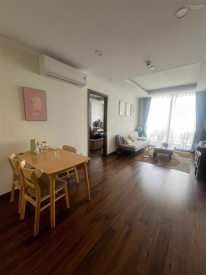 Cho thuê căn hộ no1t1 ngoại giao đoàn, 95m2, 3 ngủ, 2 vs, gần đủ đồ, giá 17 tr/th,  ngay