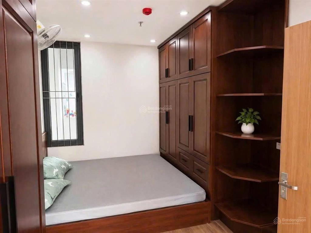 Cho thuê chung cư mini 579 lạc long quân, cầu giấy, 70m2, 2 ngủ, 1 vs, đủ đồ chỉ 7tr5/th, vào ngay