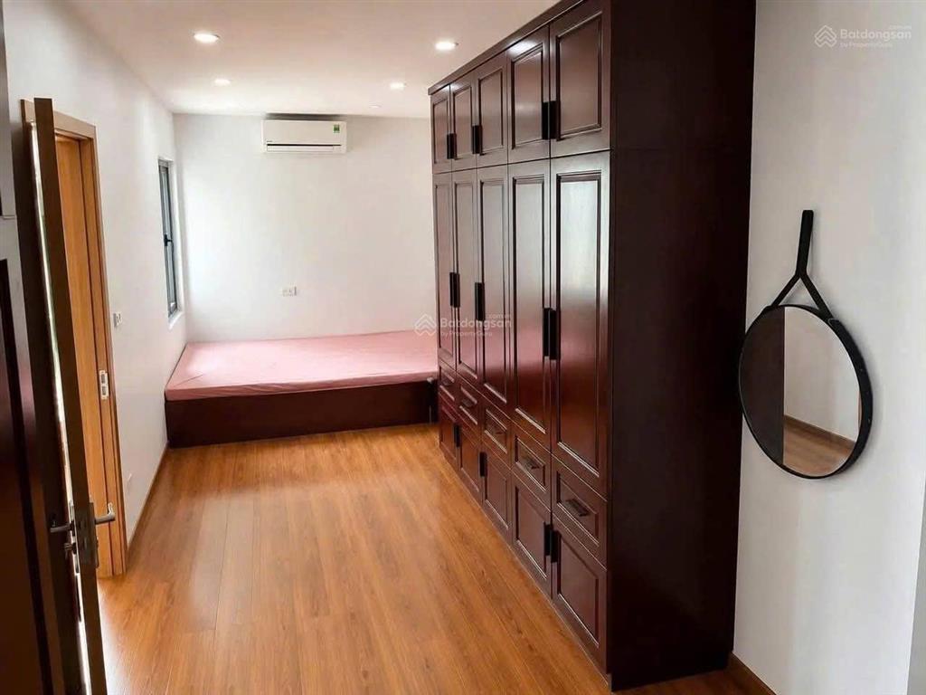 Cho thuê chung cư mini 579 lạc long quân, cầu giấy, 70m2, 2 ngủ, 1 vs, đủ đồ chỉ 7tr5/th, vào ngay