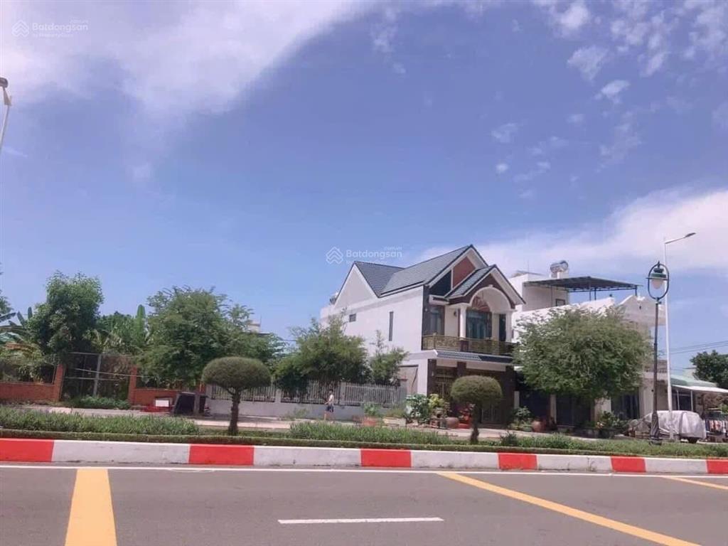 Đất hai mặt tiền nguyễn chí thanh (ds9) tt long hải brvt  tp hcm mới!!  0932 698 ***