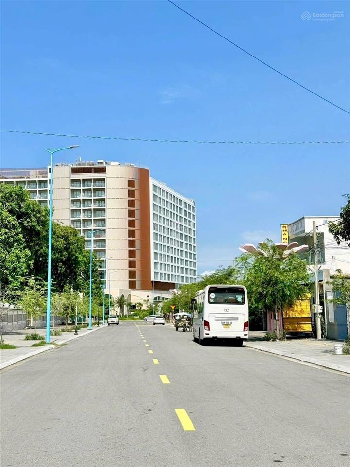 Mặt tiền đường 14 ngay chợ đêm long hải!! giá ngộp!!! brvt