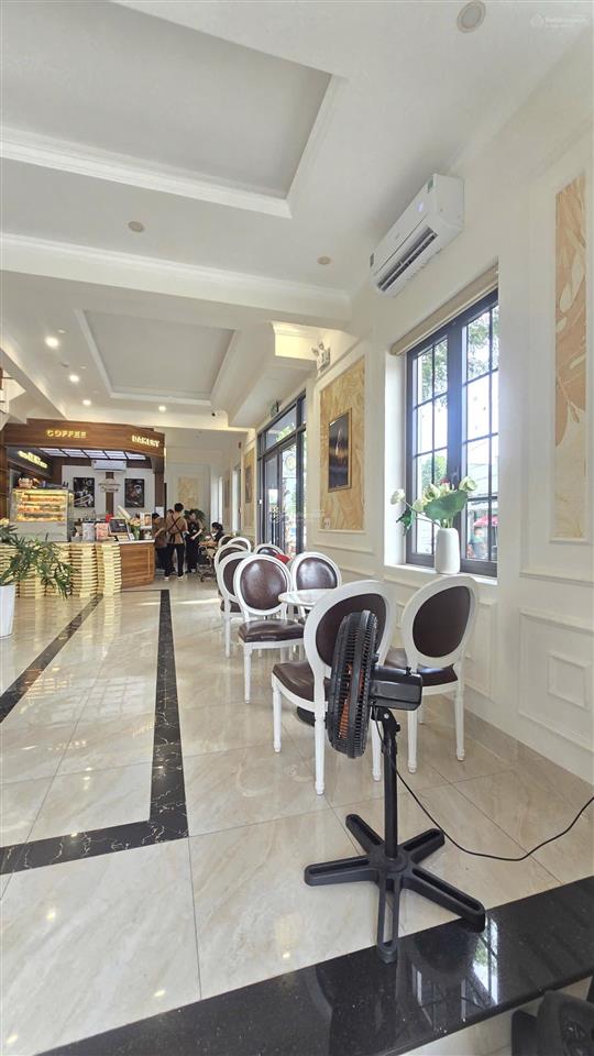 Bán biệt thự cafe đang kinh doanh tại cây quéo long điền brvt!! ngộp.