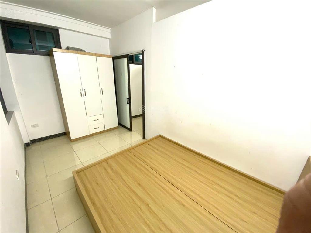 Phòng 1 ngủ 1 khách, đủ đồ, ở luôn, giá 4,5tr, láng hạ