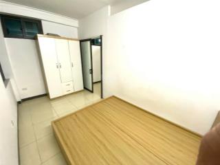 Phòng 1 ngủ 1 khách, đủ đồ, ở luôn, giá 4,xtr, láng hạ