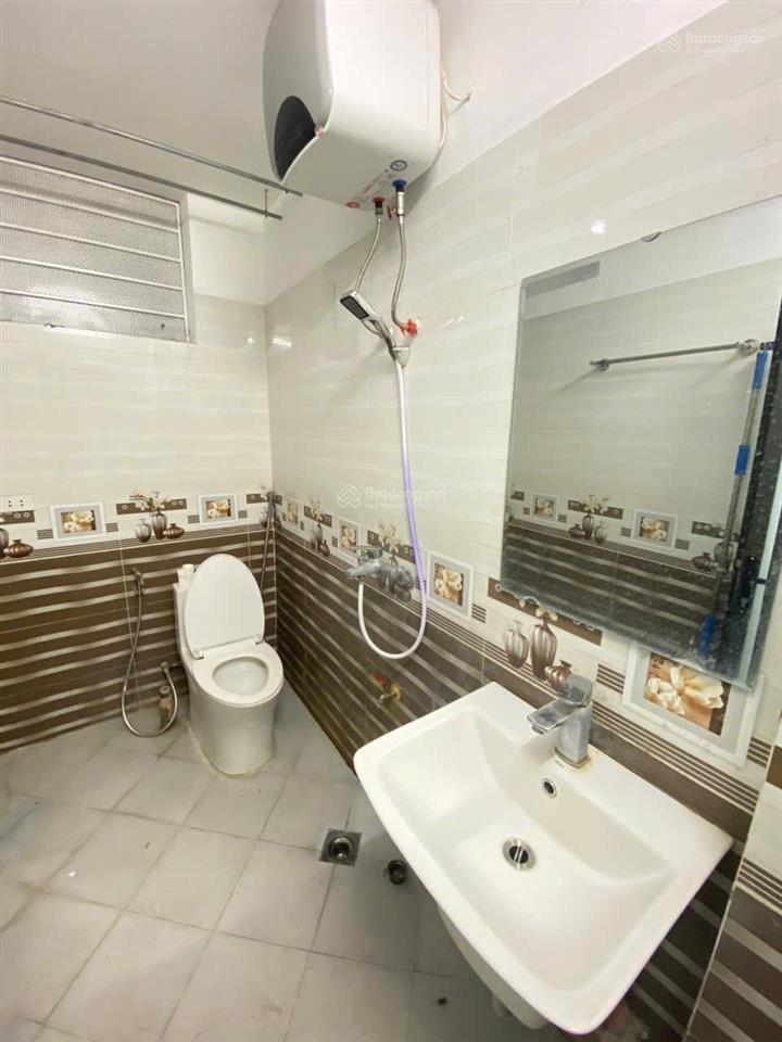 Phòng 1 ngủ 1 khách, đủ đồ, ở luôn, giá 4,5tr, láng hạ