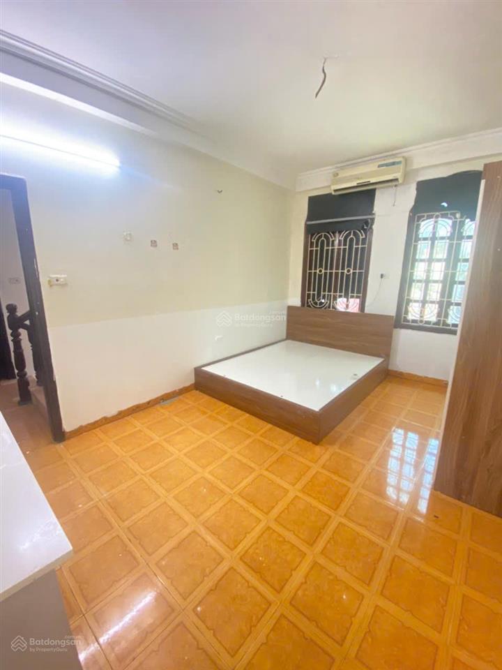 Cho thuê phòng 20m2, cửa sổ thoáng tại trần khát chân, hai bà trưng