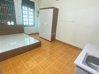 Cho thuê phòng 20m2, cửa sổ thoáng tại trần khát chân, hai bà trưng