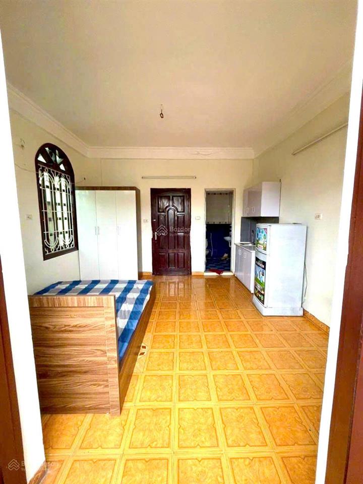 Phòng có ban công, đủ nội thất, chỉ 3tr8, trần khát chân