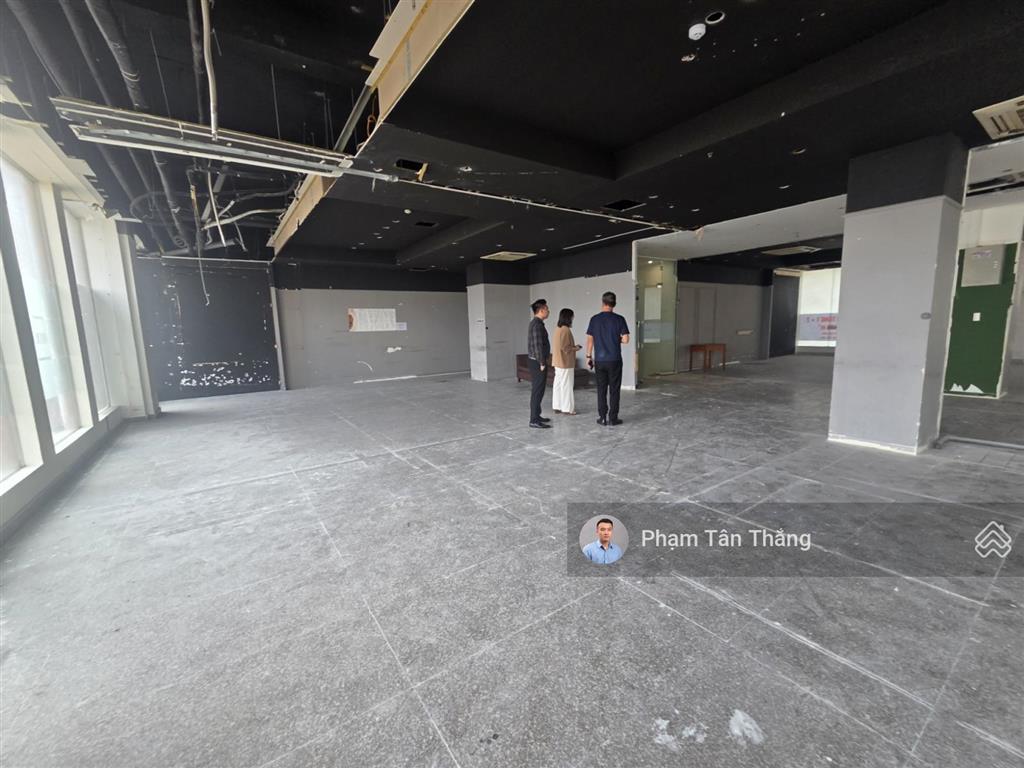 Cho thuê hơn 200m2 thông suốt mặt đường văn cao, hải phòng hợp làm văn phòng