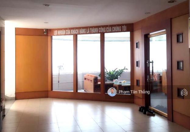 Cho thuê diện tích 120m2 sàn gỗ, điều hòa âm trần tòa nhà văn phòng khu trung tâm hải phòng