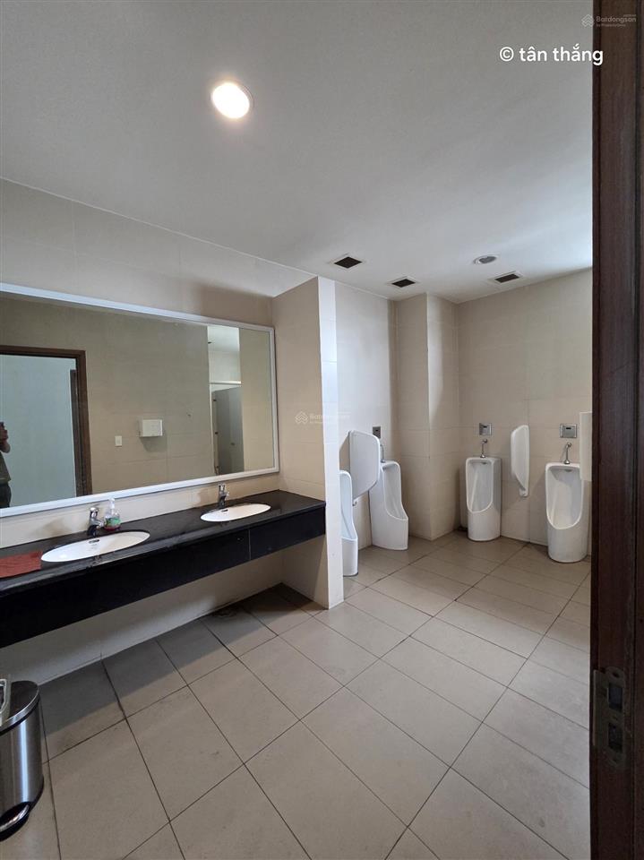Cho thuê vài phòng trống tại tòa nhà văn phòng gần tô hiệu, lạch tray, thành phố hải phòng