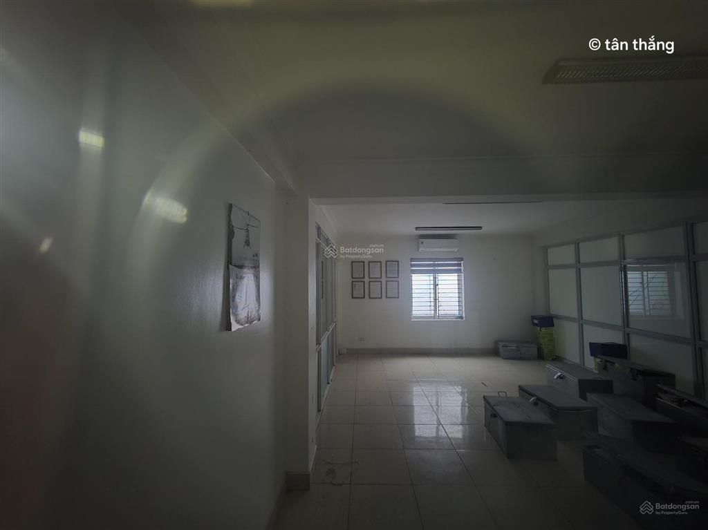 Cho thuê 130m2 văn phòng mặt đường lương khánh thiện, giá thuê chỉ 2x triệu/tháng