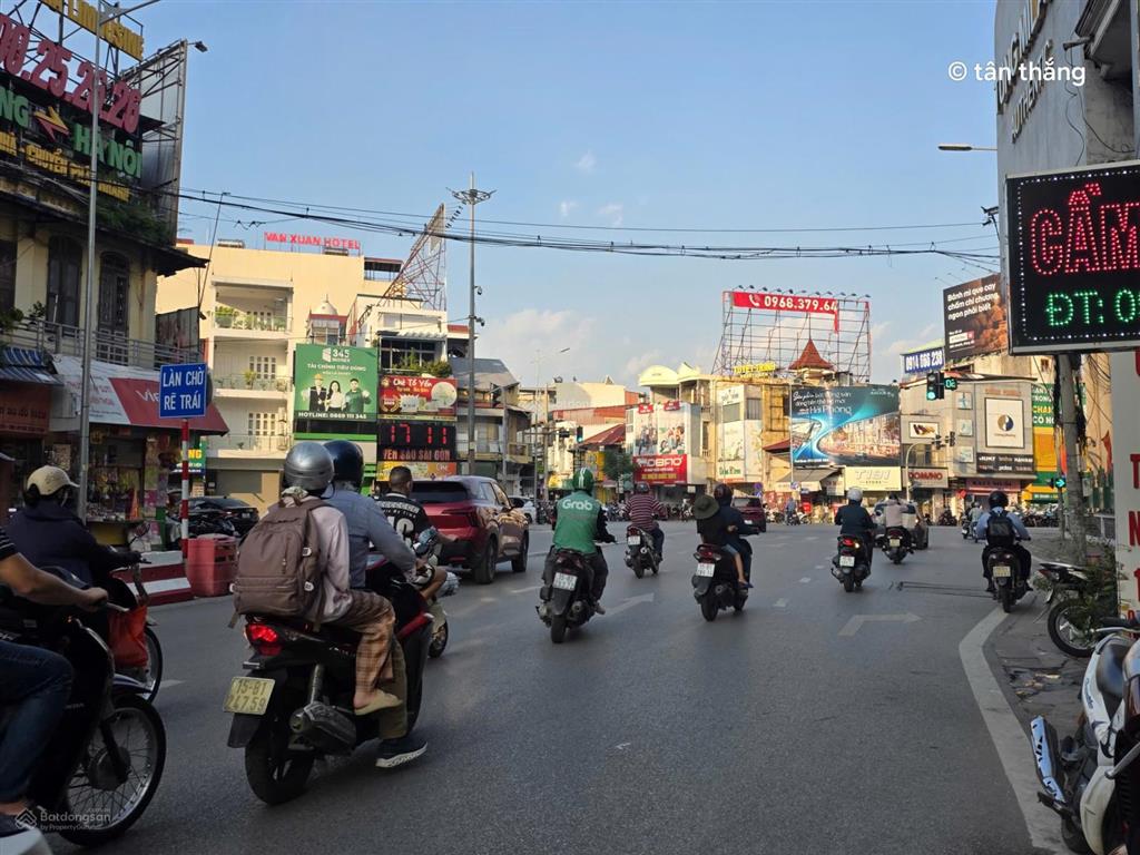 Cho thuê nhà mặt đường tô hiệu đoạn gần ngã 3 hàng kênh, mặt tiền 6m