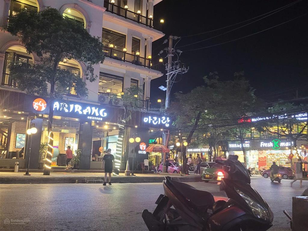 Cần bán căn nhà 2 mặt tiền đường văn cao, hải phòng  khả năng khai thác thương mại tuyệt vời