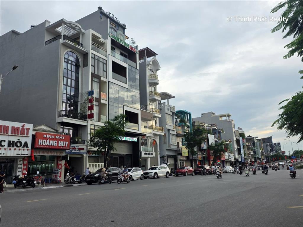 Cần bán căn nhà mặt tiền gần 6m mặt phố nguyễn đức cảnh
