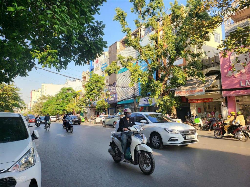 Cần bán căn nhà mặt đường trần nguyên hãn, mặt tiền hơn 8m, vỉa hè rộng