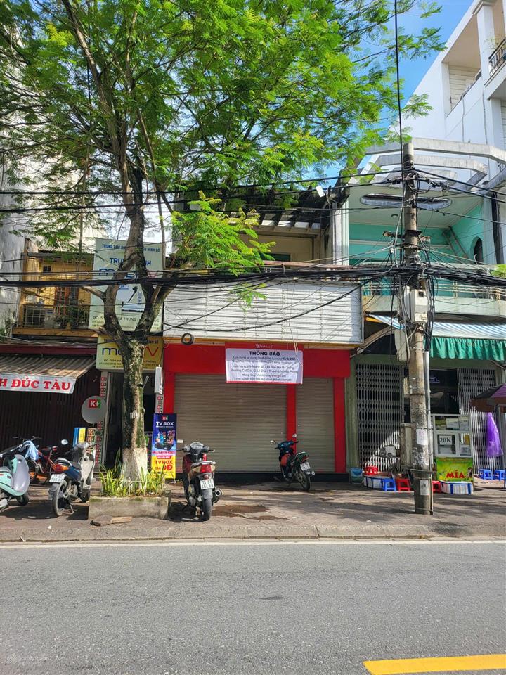 Cần bán căn nhà còn tương đối mới, mặt đường hai bà trưng gần ngã 4 giao với cát cụt