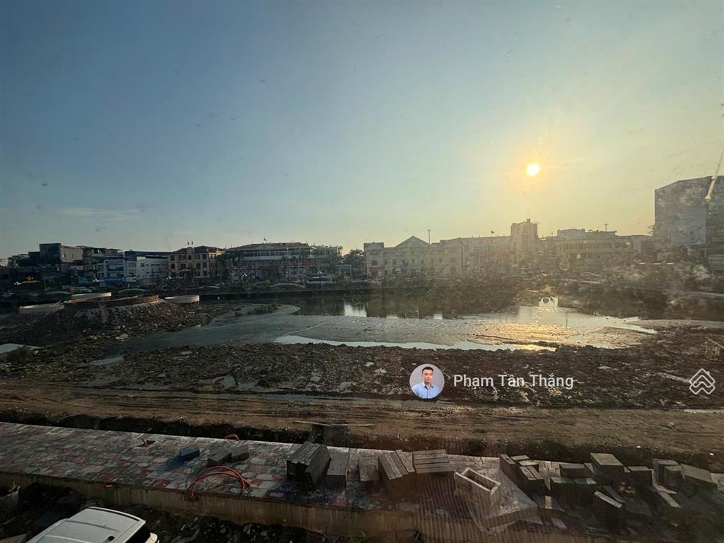 Bán căn nhà mặt đường vòng hồ sen diện tích gần 200m2 ngang rộng