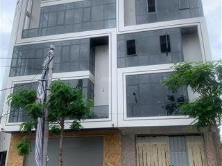 Cần bán căn nhà thô 6 tầng, thiết kế có thang máy, mặt đường hồ sen