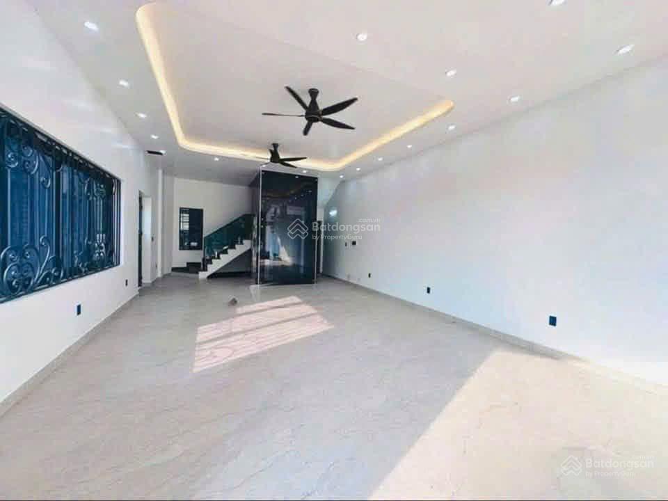 Bán gấp nhà lô góc mặt đường hồ sen 6 tầng xây mới, có thang máy