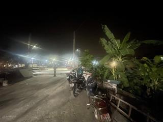Bán đất đấu giá cửa liễu. cạnh công viên, dân cư đông đúc. ở hay kinh doanh đều tốt.  0982 568 ***