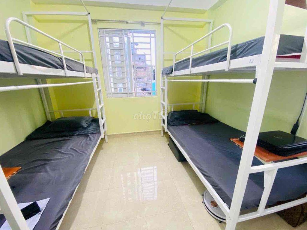 Kí túc xá ban công siêu thoáng Lý Chính Thắng