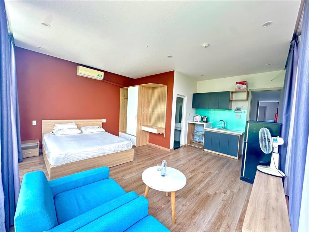 Cho thuê căn hộ góc 2 ban công thoáng mát, view đẹp gần cầu rồng