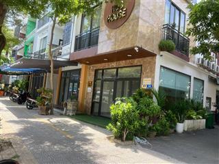 Cho thuê mặt bằng góc 2 mặt tiền vị trí đẹp gần cầu rồng 12tr/tháng
