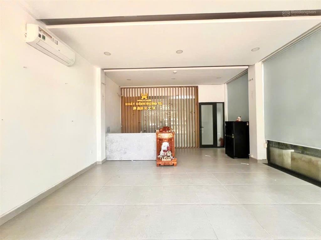 Cho thuê mặt bằng góc 2 mặt tiền vị trí đẹp gần cầu rồng 12tr/tháng