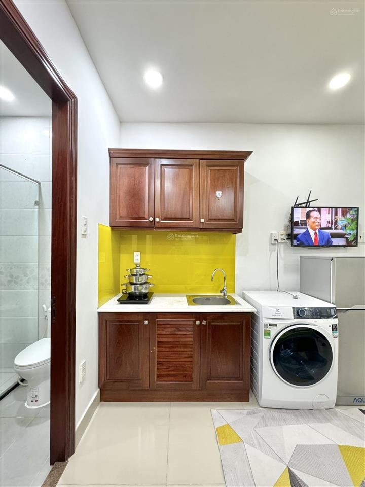Phòng cao cấp 30m2 full nội thất gần công viên lê thị riêng