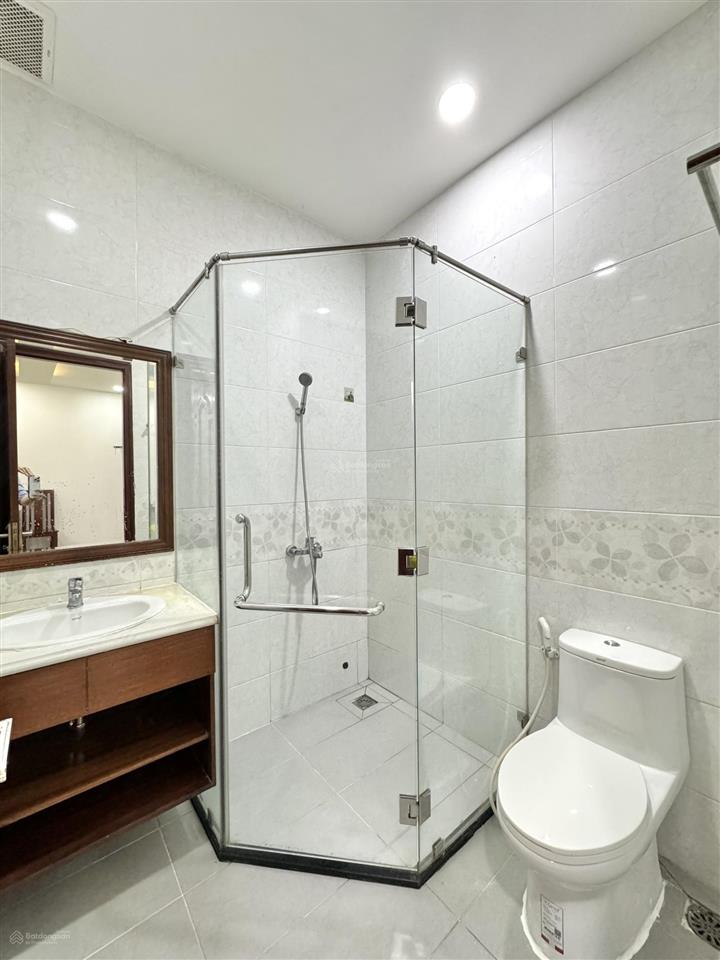 Phòng cao cấp 30m2 full nội thất gần công viên lê thị riêng