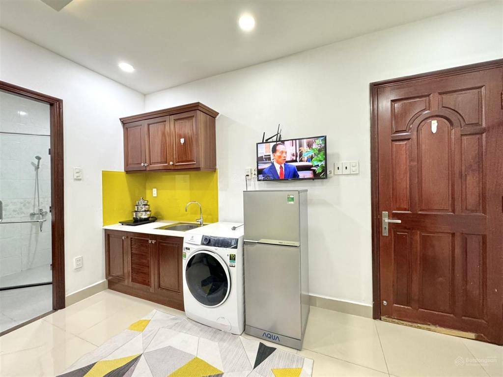 Phòng cao cấp 30m2 full nội thất gần công viên lê thị riêng
