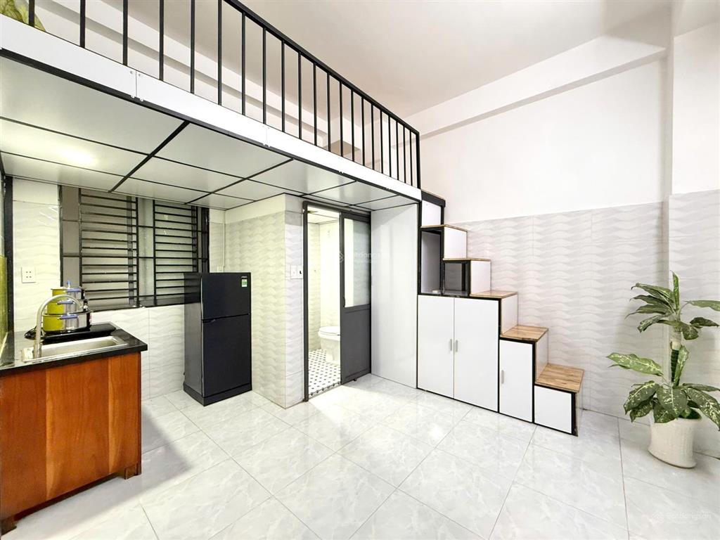 Phòng gác lững 25m2 full tiện nghi lý thường kiệt gần lữ gia