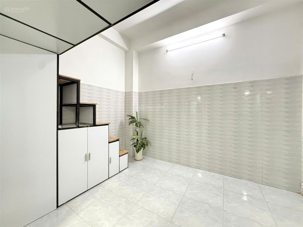 Phòng gác lững 25m2 full tiện nghi lý thường kiệt gần lữ gia