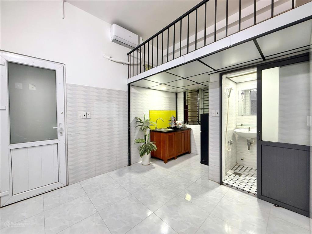 Phòng gác lững 25m2 full tiện nghi lý thường kiệt gần lữ gia