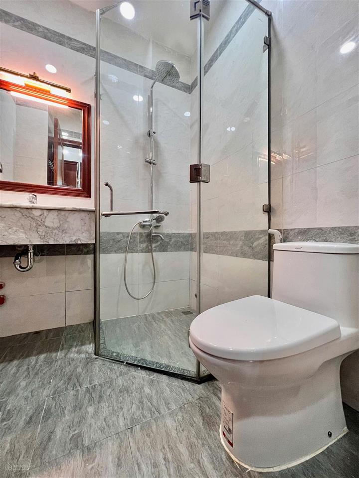 Nhà thật  giá tốt rộng 30m2 ngay lê văn sỹ có bảo vệ  thang máy
