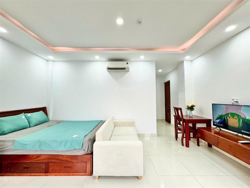 Căn hộ cao cấp ban công 30m2 full nội thất lê văn sỹ gần bờ kè trường sa
