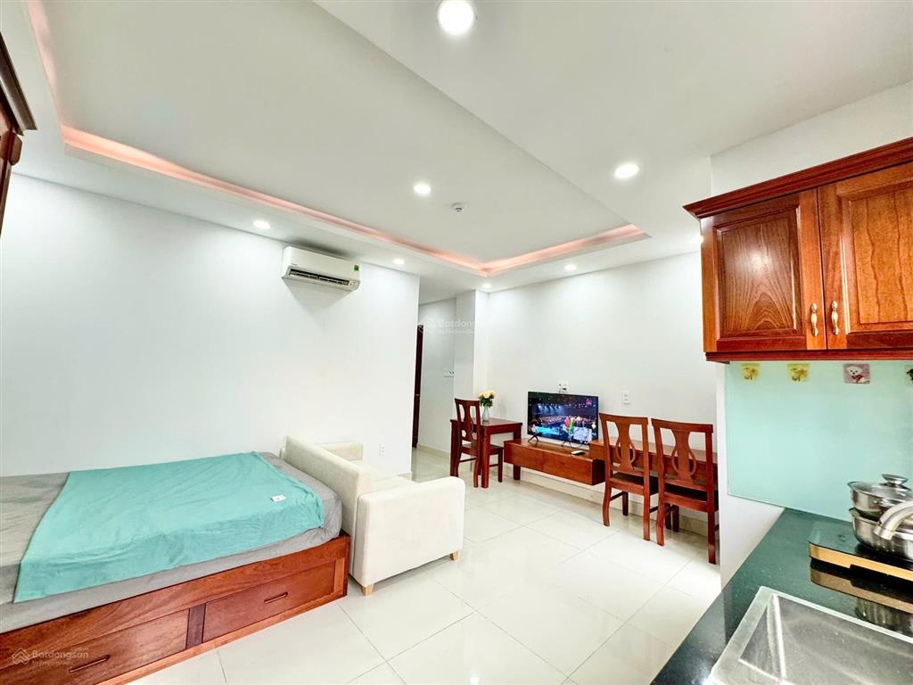 Căn hộ cao cấp ban công 30m2 full nội thất lê văn sỹ gần bờ kè trường sa