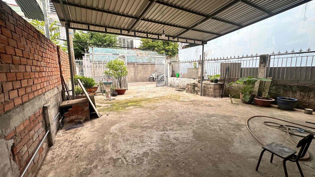 Nhà cấp 4 ngang 7m x 20 met, hẻm xe hơi sân siêu rộng