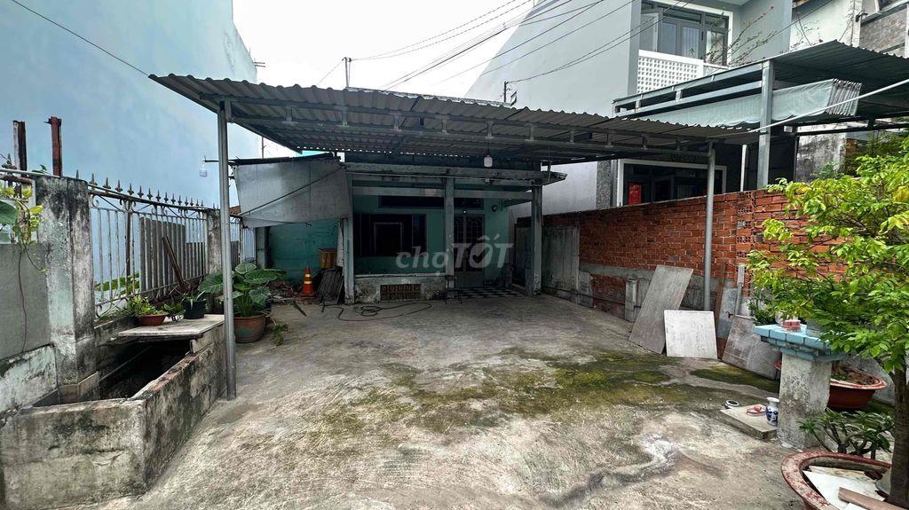 Nhà cấp 4 ngang 7m x 20 met, hẻm xe hơi sân siêu rộng