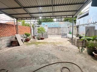 Nhà cấp 4 ngang 7m x 20 met, hẻm xe hơi sân siêu rộng
