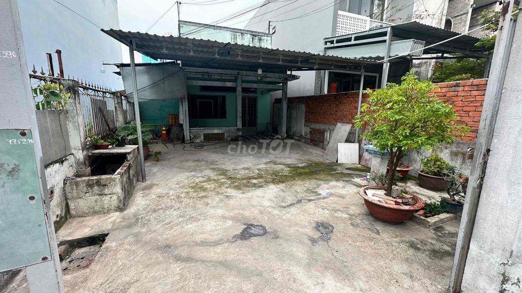 Nhà cấp 4 ngang 7m x 20 met, hẻm xe hơi sân siêu rộng