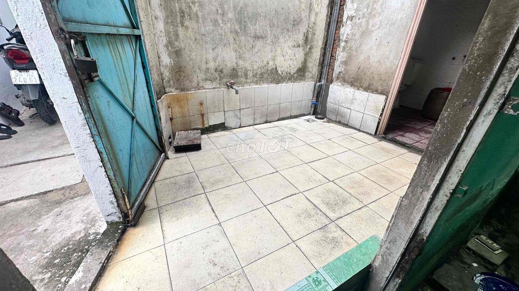Nhà cấp 4 ngang 7m x 20 met, hẻm xe hơi sân siêu rộng