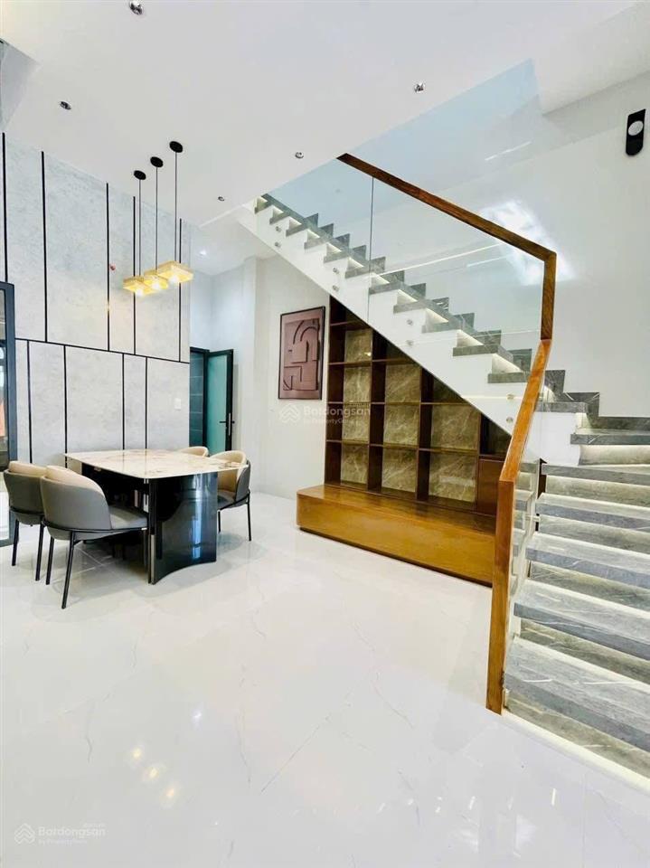 Bán nhà 1trệt1 lầu sổ thổ cư hoàn công cách giáo sứ thuận hoà 500m gia 3,5tỷ  0794 290 ***